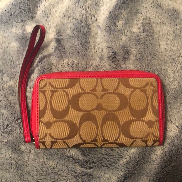 Coach wristlet purse - Picture 3 of 3